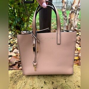 NWOT Marc Jacob’s pink crossbody/tote bag